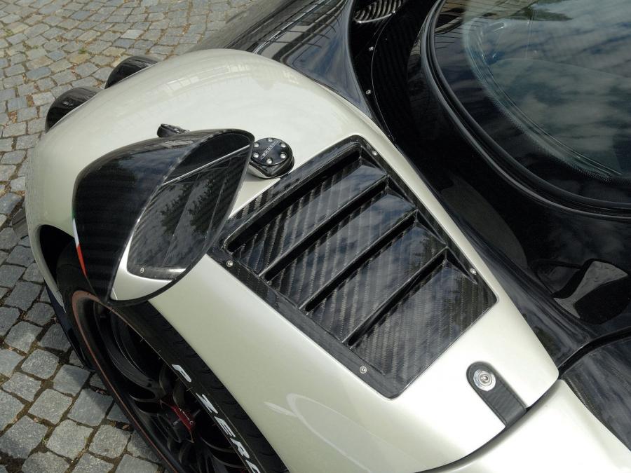 Детали экстерьера Pagani Zonda Cinque 2008 года  (фото 18 из 30)
